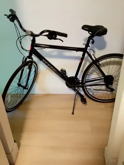 VÉLO HYBRIDE SEVEN PEAKS (LIBERTY) – TOUT NEUF ! (Cadre 21"), View more