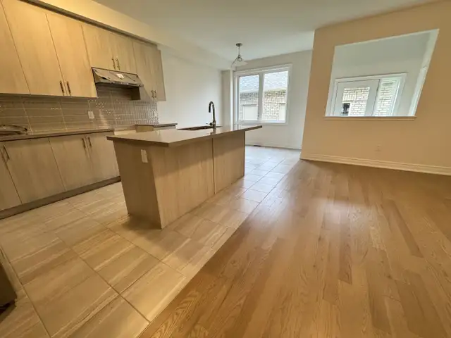 Room on rent on sharing basis on  upper floor in Room Rentals & Roommates in Mississauga / Peel Region - Image 8