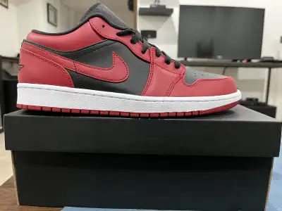 jordan 1 low reverse bred, size 10.5 DS, View more