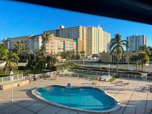 CONDO À POMPANO BEACH  2 MIN PLAGE in Florida in Canada - Image 8