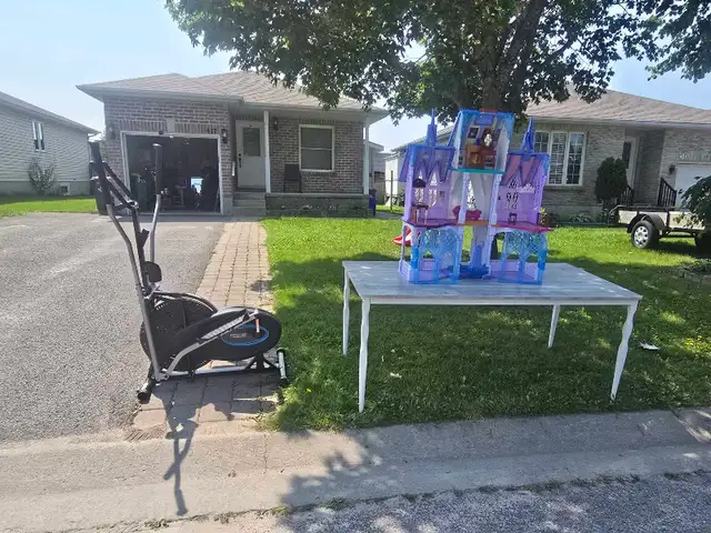 Table and elliptical free
