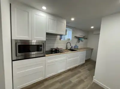 Private furnished room in owner-occupied all-male home – Hillmount Crescent, Ottawa. Powder room rig...