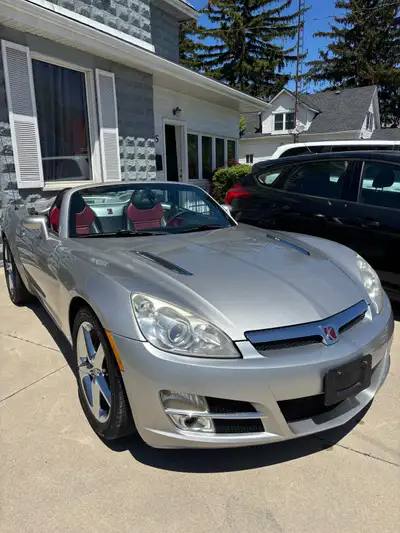 2007 Saturn Sky 2dr Soft-top Convertible Only 79,000kms Custom exhaust Car runs and drives amazing I...
