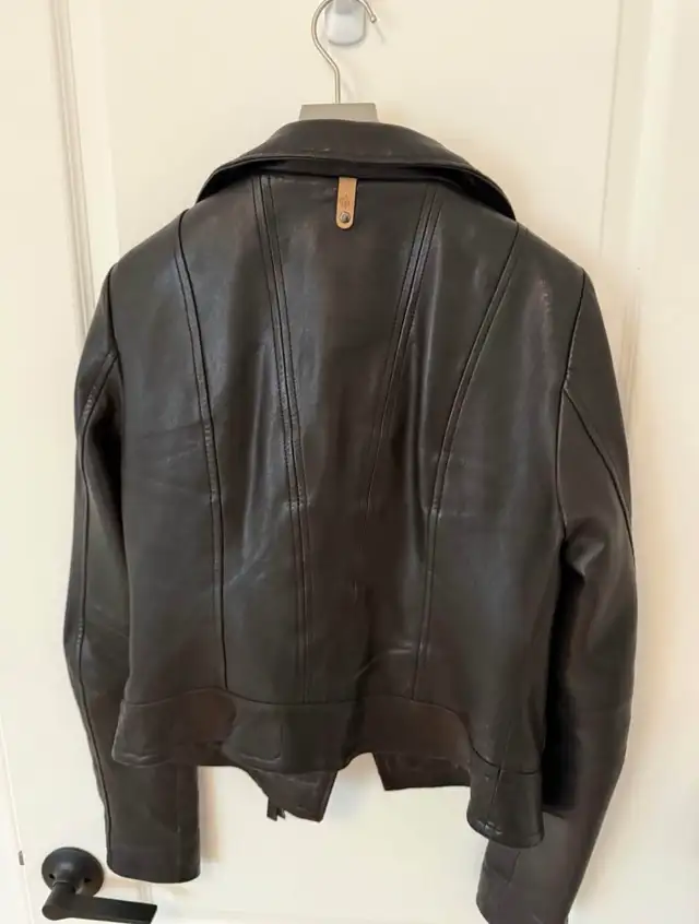Mackage X Aritzia Black Lambskin Leather Jacket Small in Women's - Tops & Outerwear in Laval / North Shore - Image 3