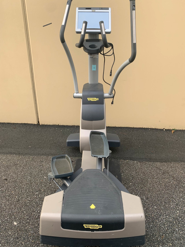 Technogym Cardio Wave for sale - commercial grade! in Exercise Equipment in Delta/Surrey/Langley - Image 4
