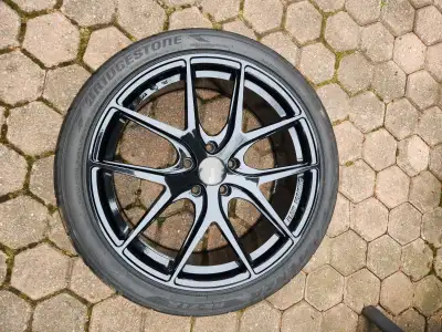 Set in excellent condition. Set was used for 1 month and taken off for winter, car was wrecked in th...