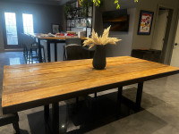 Rustic style wood table 