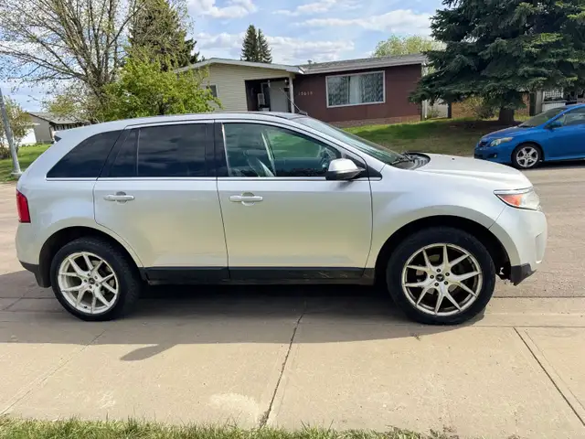 2013 Ford Edge – Fully Loaded / Active Status462790161607567362