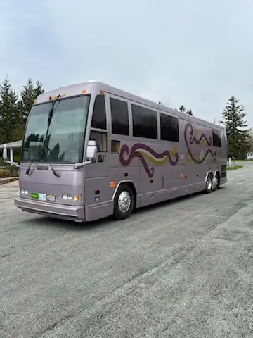 Prevost 40' motor home model H3 - 8V92 Turbo Diesel - Allison Auto Transmission - Electronic Profess...