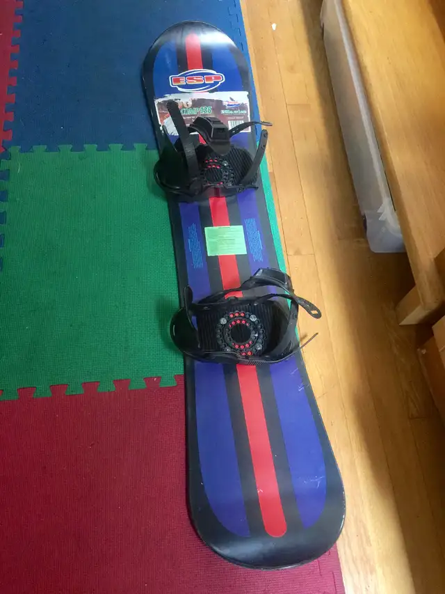 ESP 135cm Snowboard with Bindings for child 10-16 years old in Snowboard in City of Montréal - Image 2