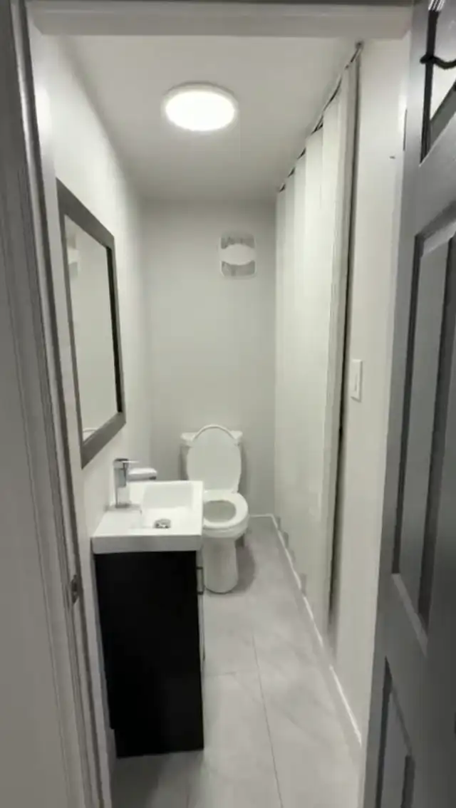 4 Bedroom Basement in Vaughan in Long Term Rentals in Mississauga / Peel Region - Image 7