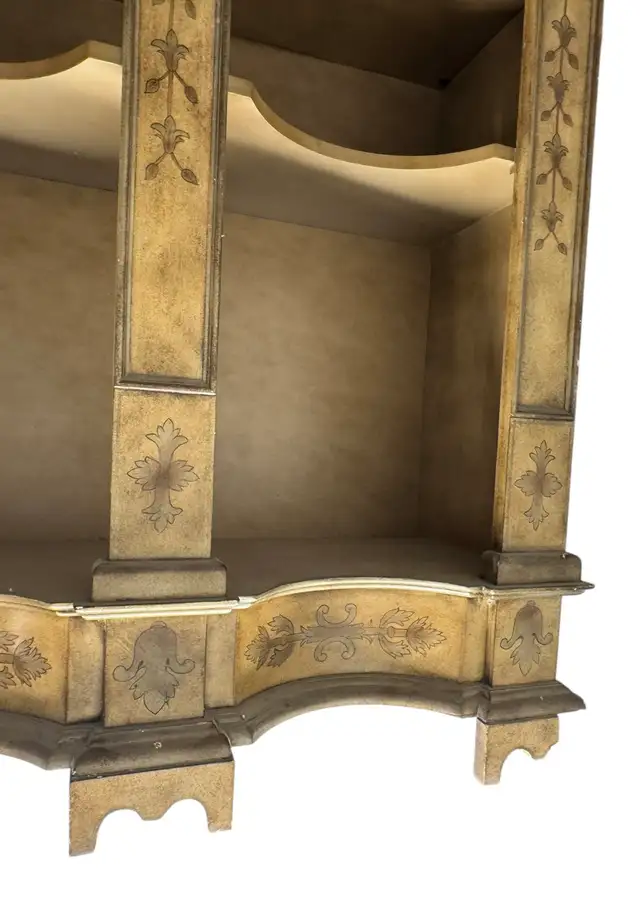 Vintage Italian Gilt Wood Display Cabinet Bookcase - OBO in Bookcases & Shelving Units in Oshawa / Durham Region - Image 6