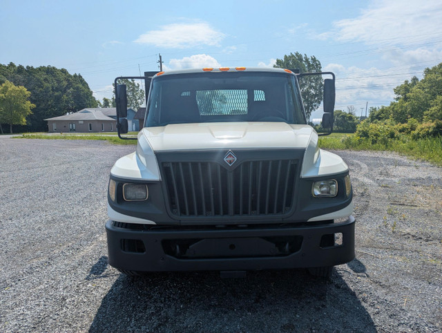 2015 International Medium Duty Flatbed in Cars & Trucks in Cornwall - Image 4