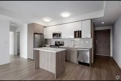 One private bedroom available in a modern 2-bedroom apartment on the 25th floor, located in downtown...