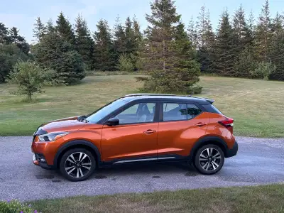 This 2020 Nissan Kicks SR Premium is a stylish and reliable compact SUV, featuring a fuel-efficient...