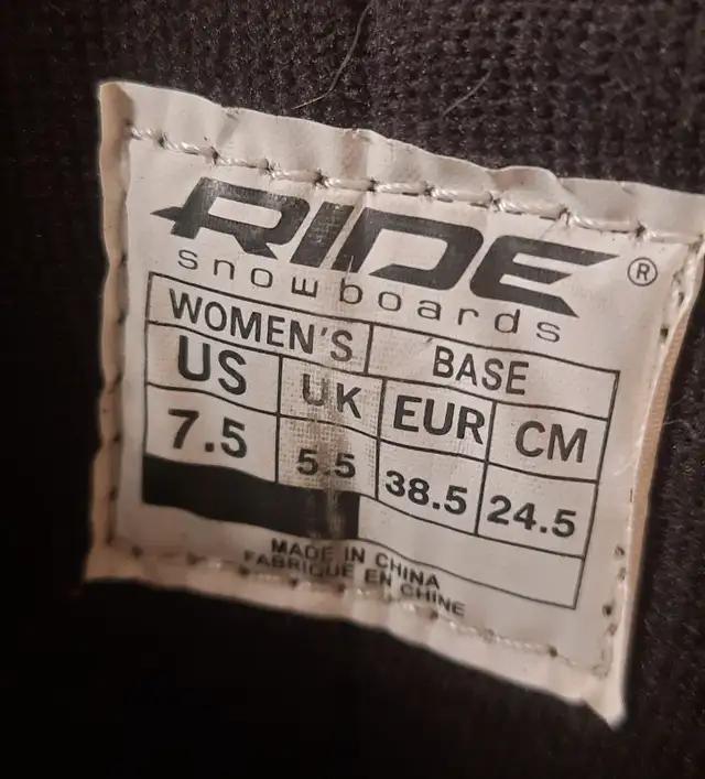 RIDE Snowboard Boots Women Size 7.5 in Snowboard in Burnaby/New Westminster - Image 5