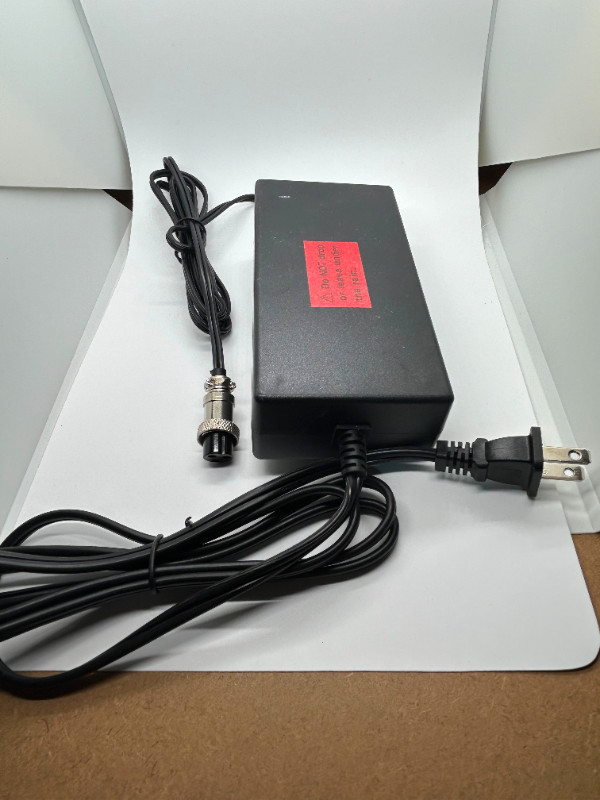 Hengguang Power Model HG6S360160 Charger in General Electronics in Markham / York Region