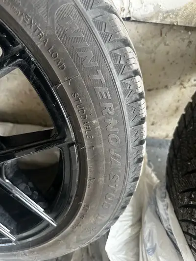 Winter Nova Studdable winter tires, size 225/50R17. These are radial tubeless tires with extra load...