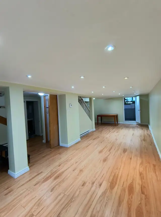 Grand 6-1/2 sur 2 étages, 2 salles de bain dans Parc-Extention in Long Term Rentals in City of Montréal - Image 23