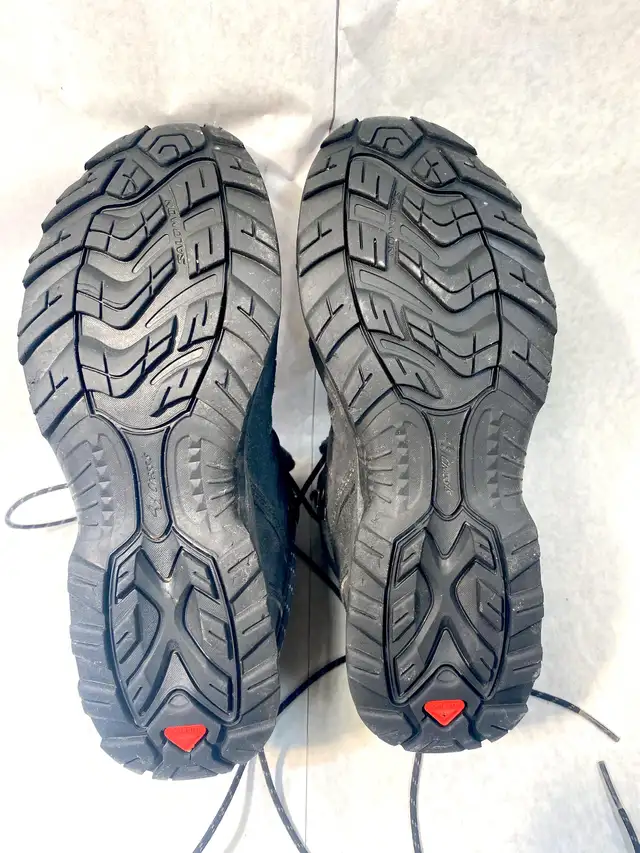 Salomon Backpacking Hiking Boots - Size 11 in Fishing, Camping & Outdoors in City of Toronto - Image 7
