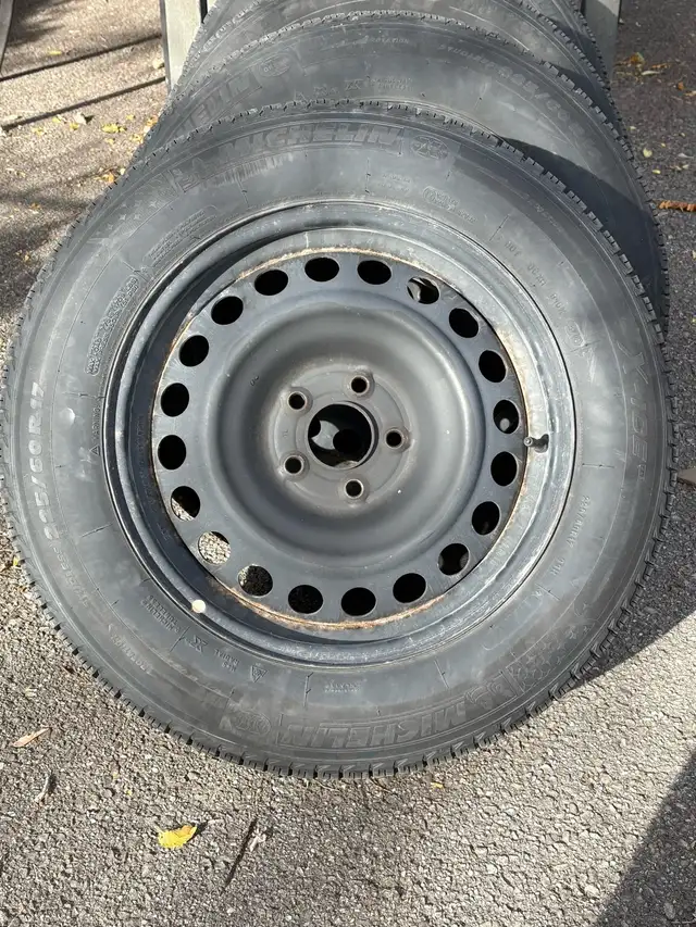 4 X Michelin X-ice Snow tires 225/60R17 on steel rims in Tires & Rims in City of Toronto - Image 8