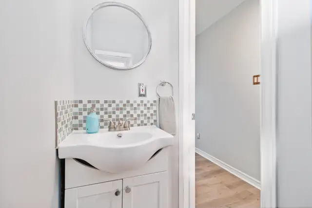 End-Unit Townhome with Basement for Rent in Heart Lake East in Long Term Rentals in Mississauga / Peel Region - Image 6