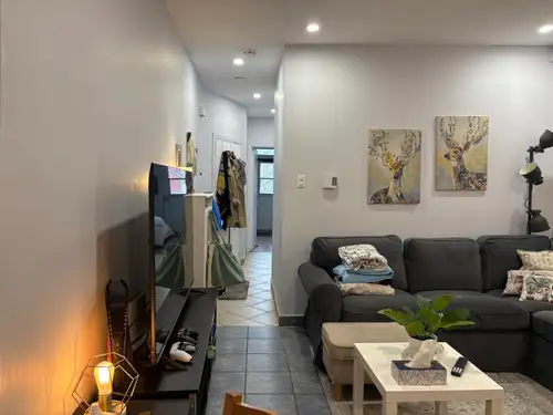 4 ½ bien éclairé à louer au Plateau Mont-Royal. Situé sur la rue Parthenais au coin de l’avenue Mont...