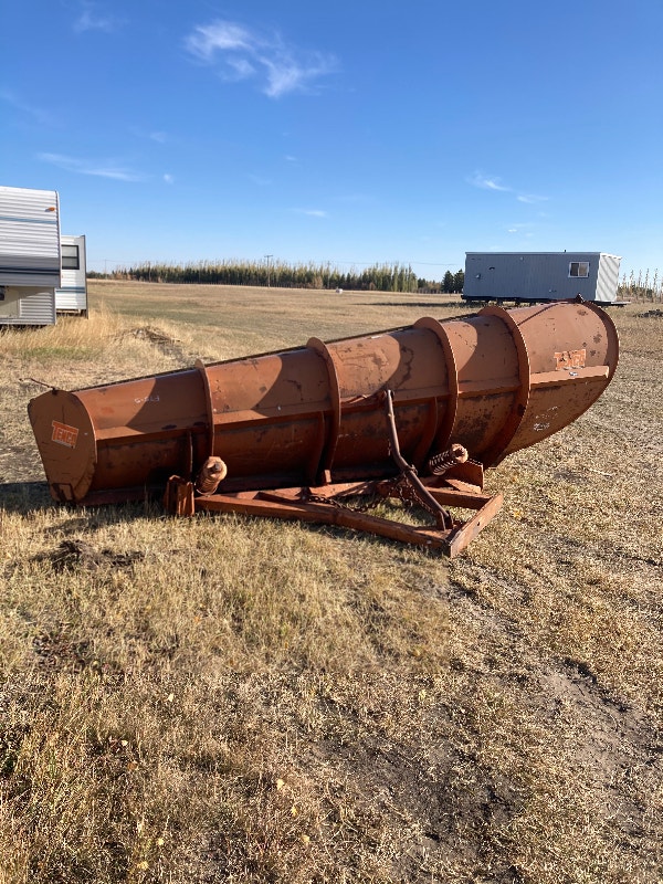 Snow plow Heavy Equipment Saskatoon Kijiji