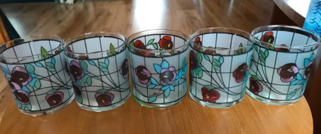 Five Vintage 1987 signed Cutler 8oz glasses Stain Glass Flowers in Arts & Collectibles in Winnipeg
