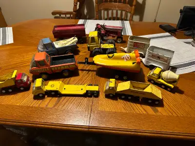 Vintage 1970s Tonka toy lot. Including speed boat set with truck and trailer, various construction v...