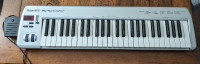 Roland ED PC-70 MIDI Keyboard Controller - 49 Keys