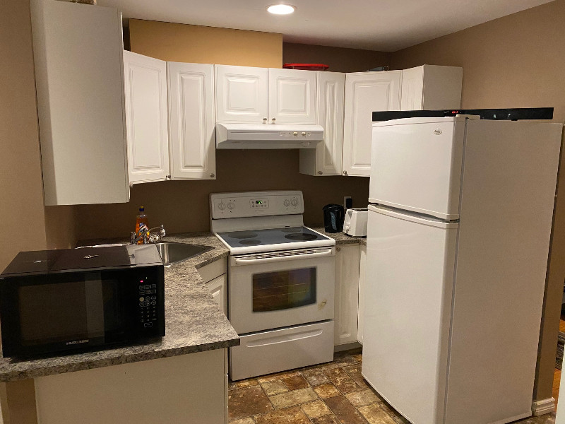 1 BEDROOM LEGAL BASEMENT SUITE FULLY FURNISHED FOR RENT Short Term