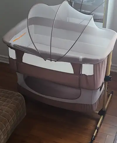 Selling a Nordmiex 3-in-1 baby bassinet / bedside crib in excellent condition. Functions as a bedsid...