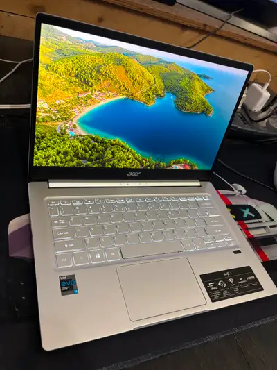 Acer 13.5” Swift 3 Laptop 8gb Ram 256gb SSD 11th gen i7 CPU, View more