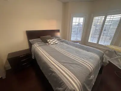 Queen Bedroom Set – Wood (Bed, Dresser, Mirror & 2 Nightstands, View more