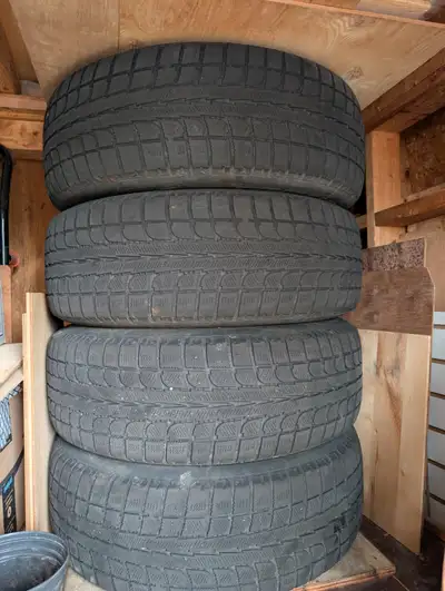 This set of 4 Maxtrek Winter Tires – size 226 65 R17 – come on rims from a 2019 Dodge Grand Caravan....