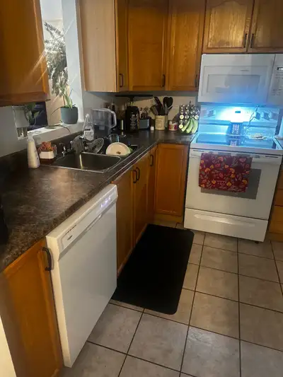 Hello, I have a 2 bedroom +Den, 1 1.5 bath beautiful two story apartment/condo style home on beautif...
