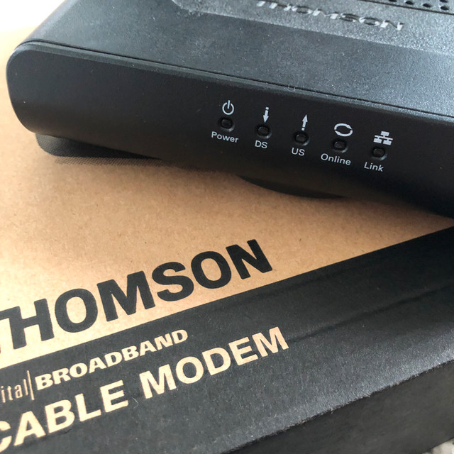 Modem Cable THOMPSON  dans Réseaux  à Sherbrooke - Image 2