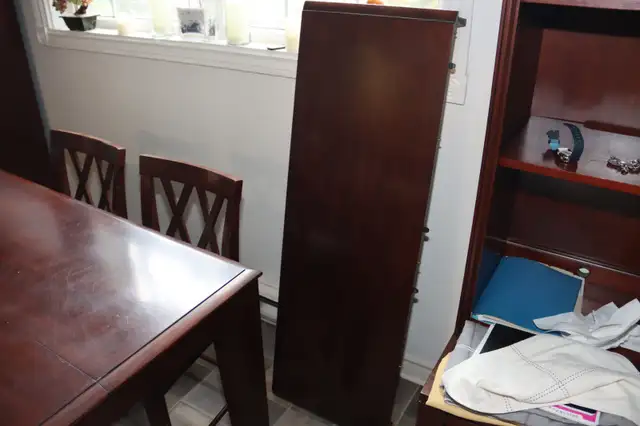 Dining table - brown in Dining Tables & Sets in Moncton - Image 7