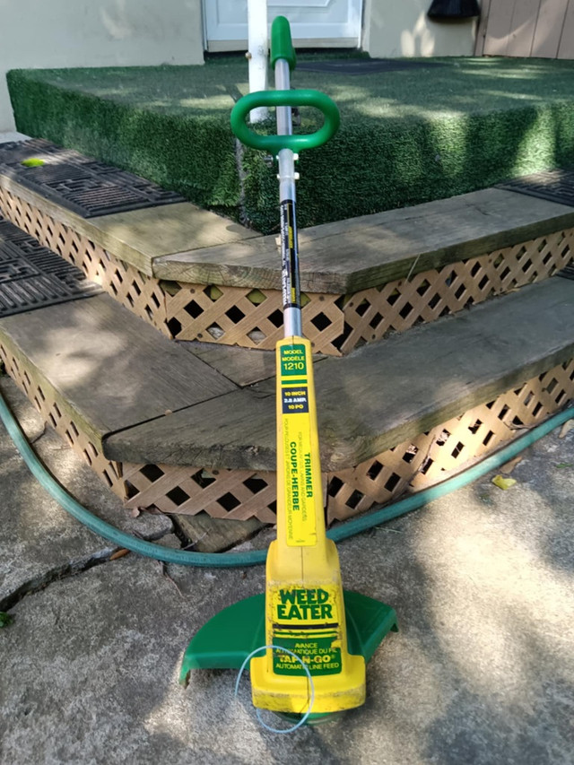 Taille bordure Weed Eater dans Tondeuses et souffleuses  à Laval/Rive Nord