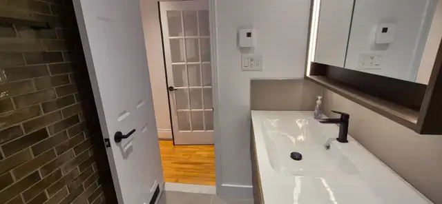 Studio Design RDC Centre-Ville | Accès Terrasse & Jardin Privé ! in Long Term Rentals in City of Montréal - Image 13