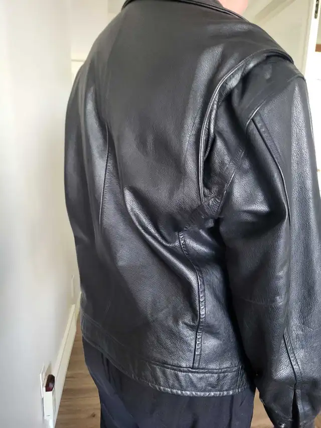 Men's leather jacket large in Men's in Calgary - Image 4