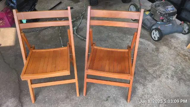 Wooden Folding Chairs in Chairs & Recliners in Moncton - Image 3