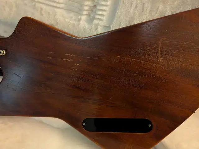 FT/FS: Rare Gibson Explorer Worn Brown with OHSC in Guitars in Ottawa - Image 6