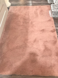 Dusty pink Fake furr carpet