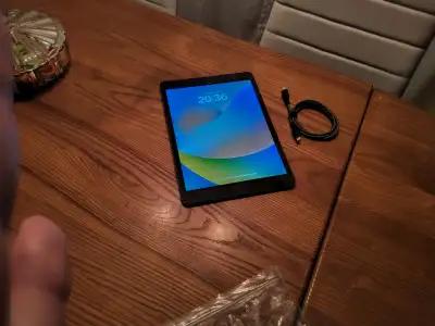 Apple Ipad 7ieme génération 32gb, View more