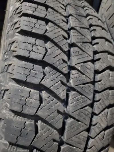 1x 185 60 15 Certified Wintertek 1x 205 60 16 Bridgestone Blizzak 1x 215 60 16 Toyo Observe 1x 215 6...