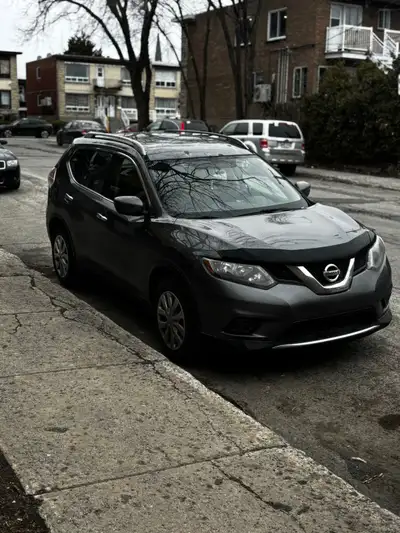 Nissan Rogue 2016 S – Automatique – 159 000 km – 7500 $ À vendre : Nissan Rogue 2016, couleur grise,...