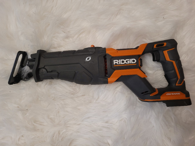 Ridgid Recipocating Saw with a battery in Power Tools in City of Toronto - Image 2