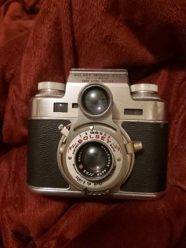 Bolsey model c22 camera vintage  in Cameras & Camcorders in Kingston - Image 2